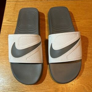 Nike Air Max Cirro White and Gray Slide Sandals